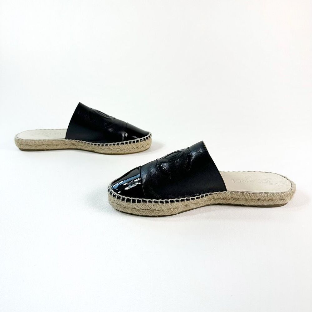 CHANEL Black Leather Mules Espadrille CC Logo Size 39 US 8.5 Lambskin Flat Slide - Picture 7 of 12